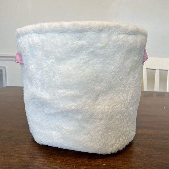 Fuzzy unicorn basket - Picture 3 of 8